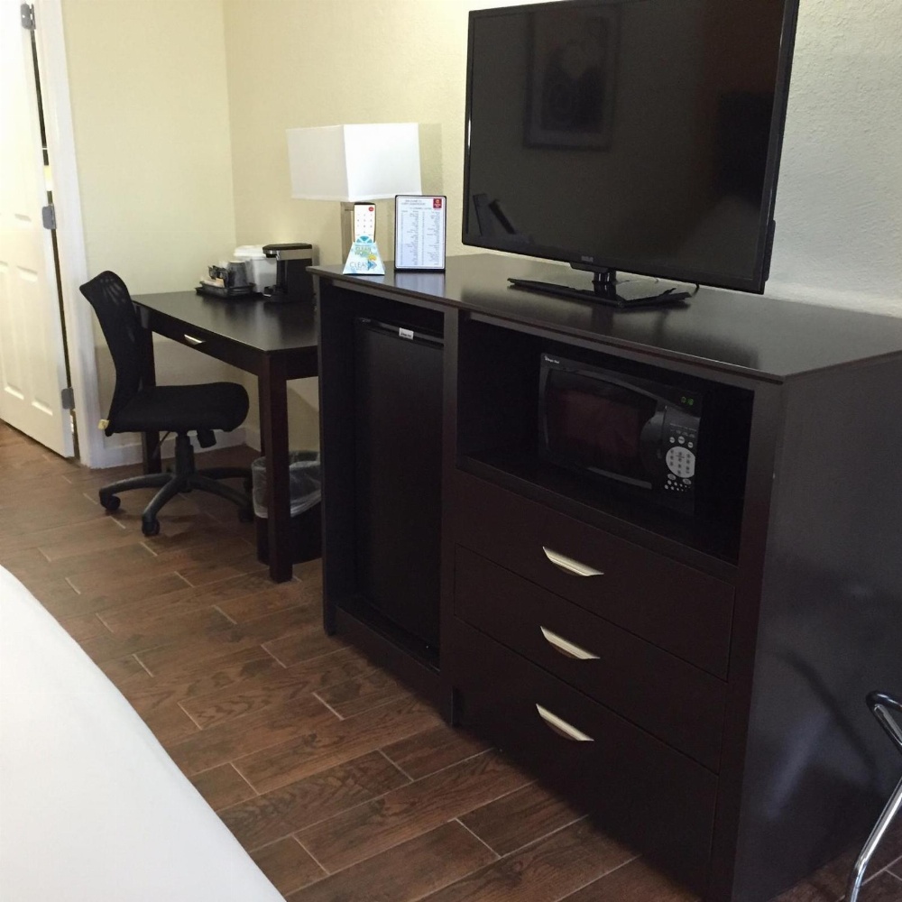 The Link Hotel on Sunrise